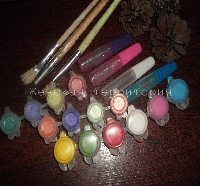 материалы акриловая краска кисточки клей с блестками